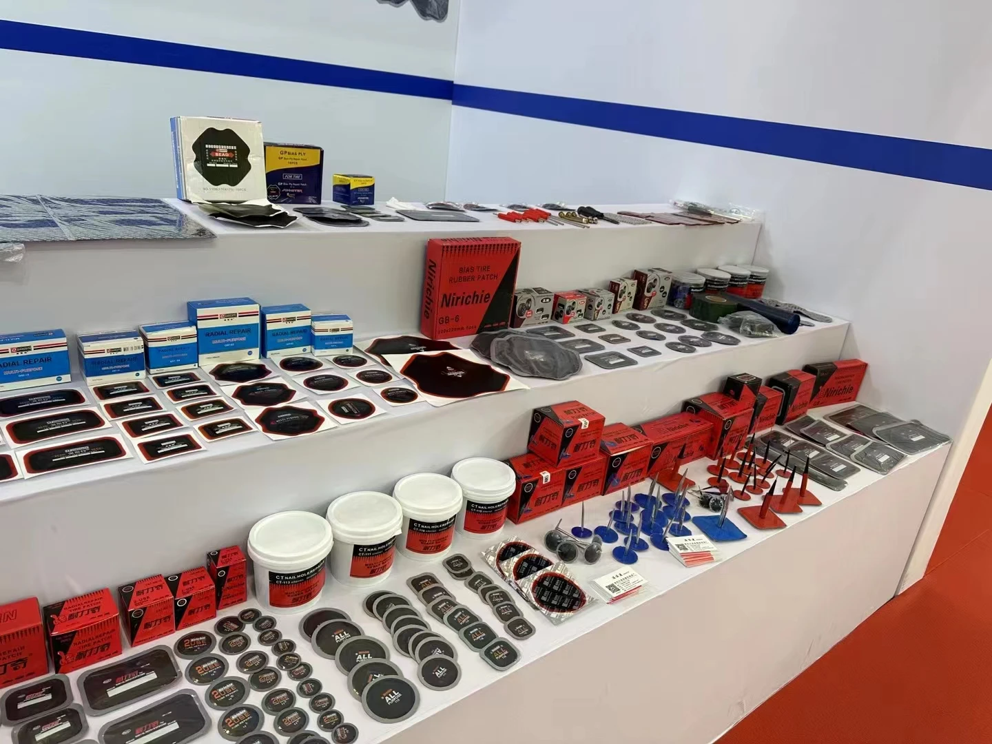 The normal temperature vulcanizing agent is used for repairing rubber film of vacuum tire