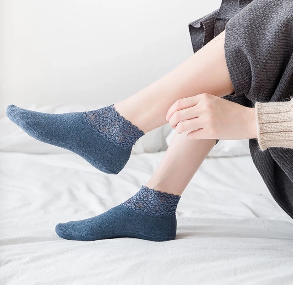 Women Winter Warm Lace Socks Fashion Soft Ladies Slouch Ankle Socks Lace Frills Socks