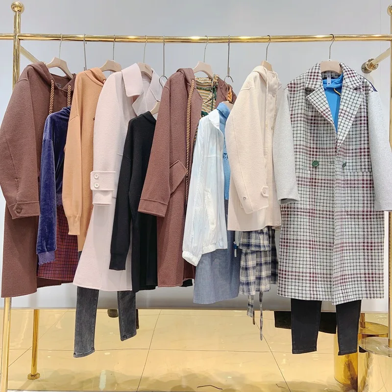 Fashion High Quality Used Women Clothes Discount Down Jackets Wholesale Clearance