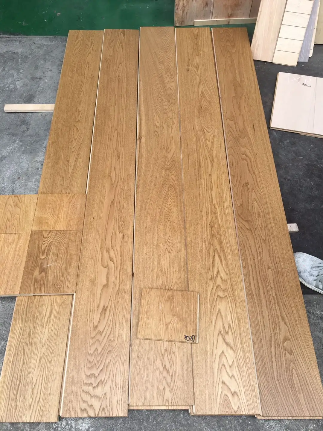 2021 Parquet Flooring Tile Apartment Traditional Multilayer Engineered Wood Flooring For Sale New Design Oak Teak