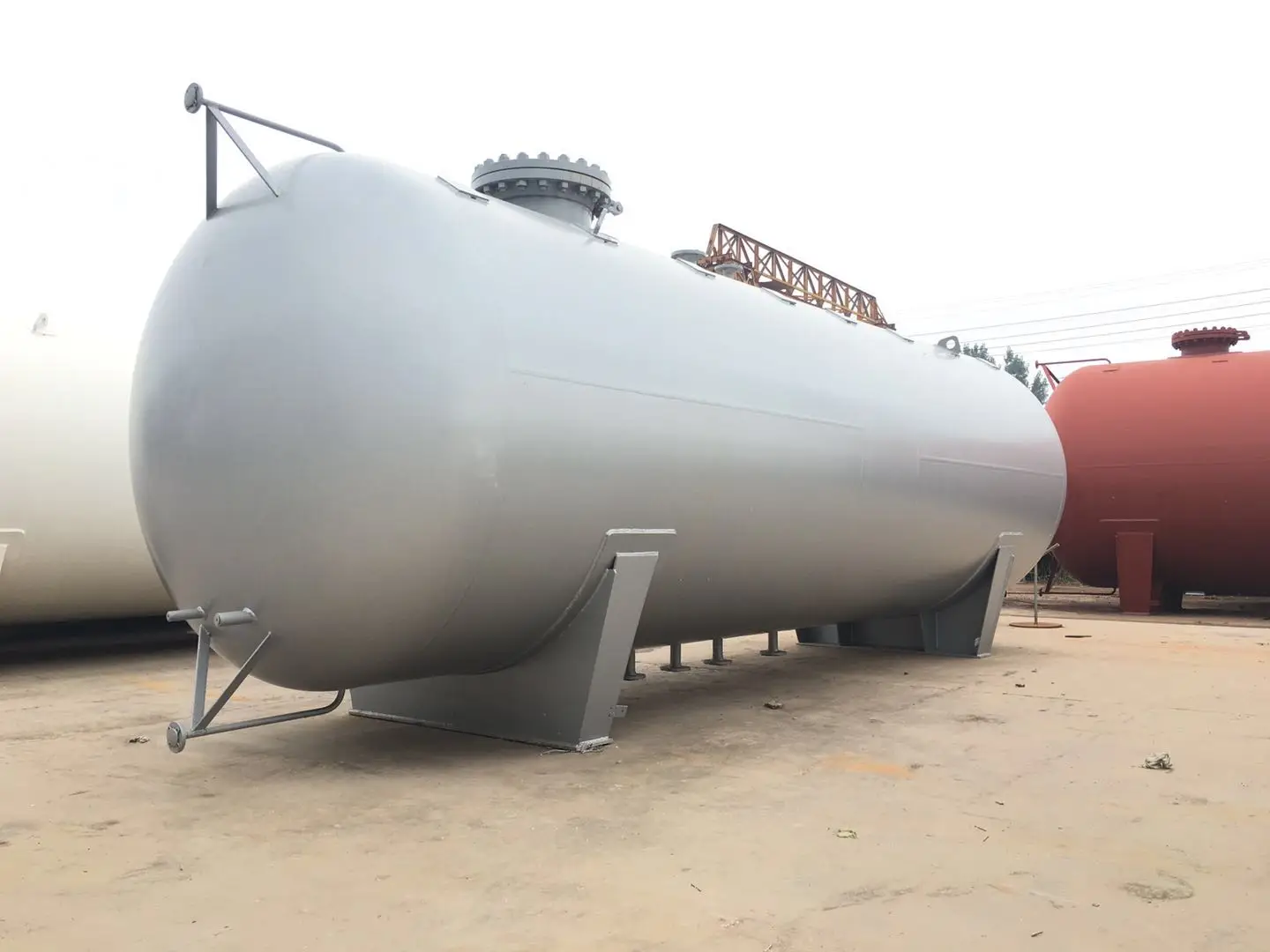Низкотемпературный резервуар для хранения нефтяного газа lng 100000 литровые резервуары воды