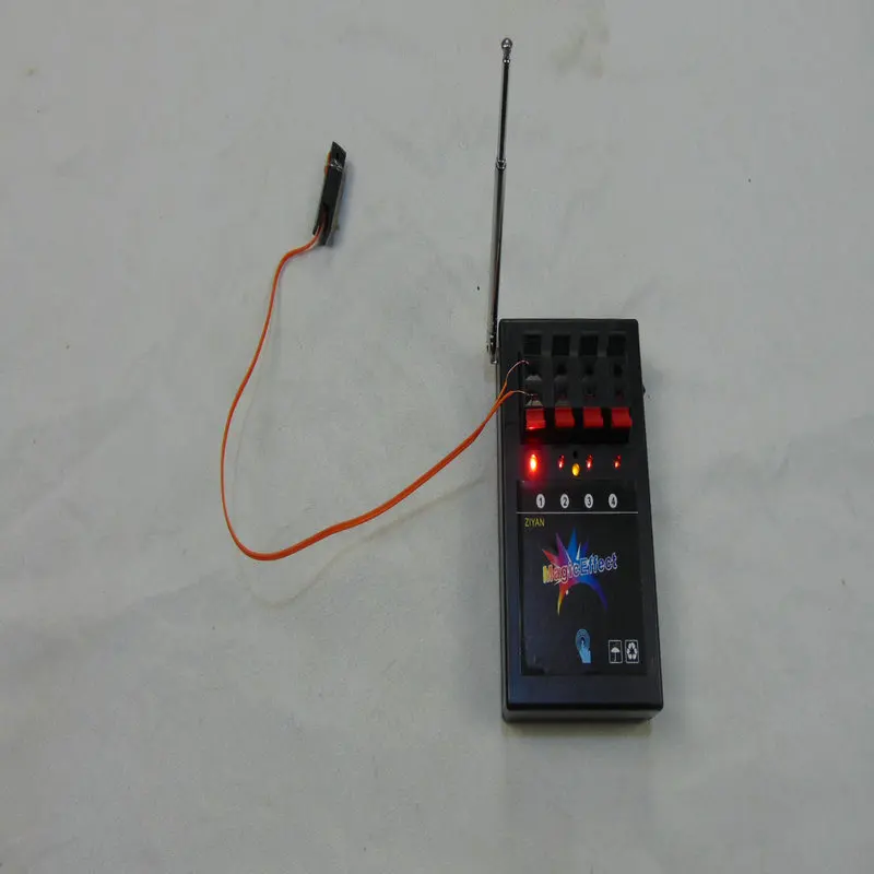 Cold Pyro Indoor Stage Wireless Remote Control Pyrotechnics Machine Fireworks Ignition Firing System for Wedding Festival Party