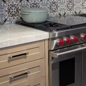 China supplier Wood color kitchen cabinets complete sets modern designs kitchen cabinet for home