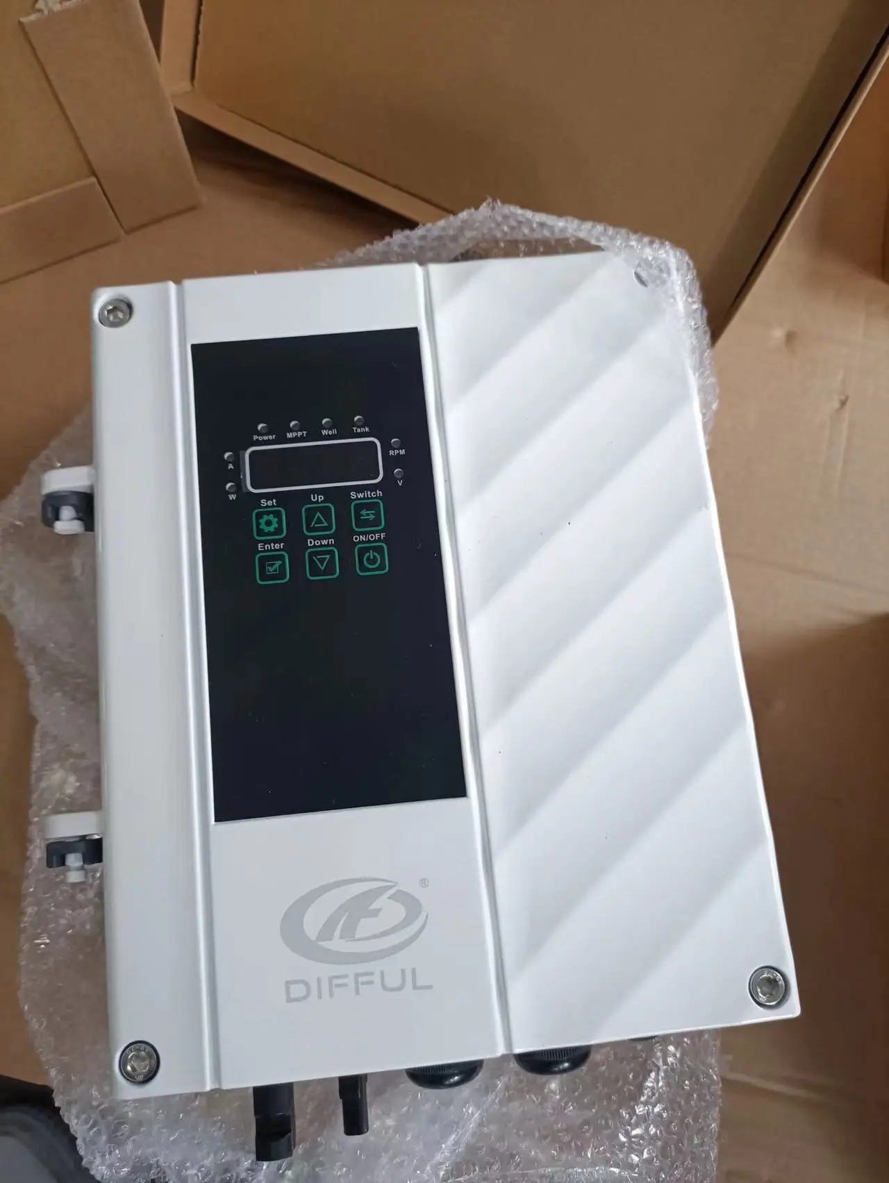 Difful бренд big flow 70 m головка 3HP Солнечный водяной насос постоянного тока для глубокого орошения скважин на рынке Йемена