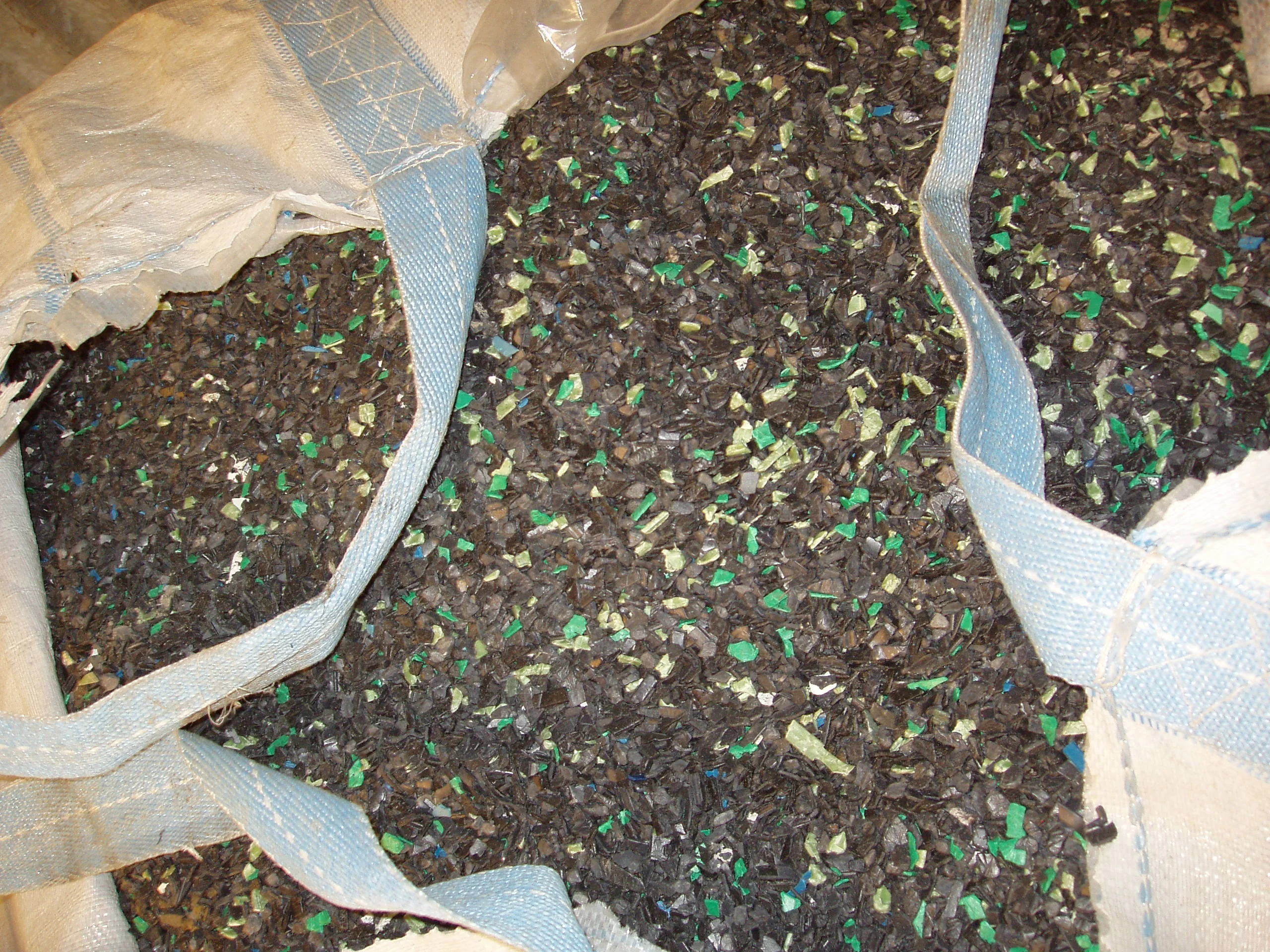 PP GRIND (REGRIND) FROM FRUIT CRATES - CASES (MIX COLOR) IN BIG BAGS SCRAP / WASTE.