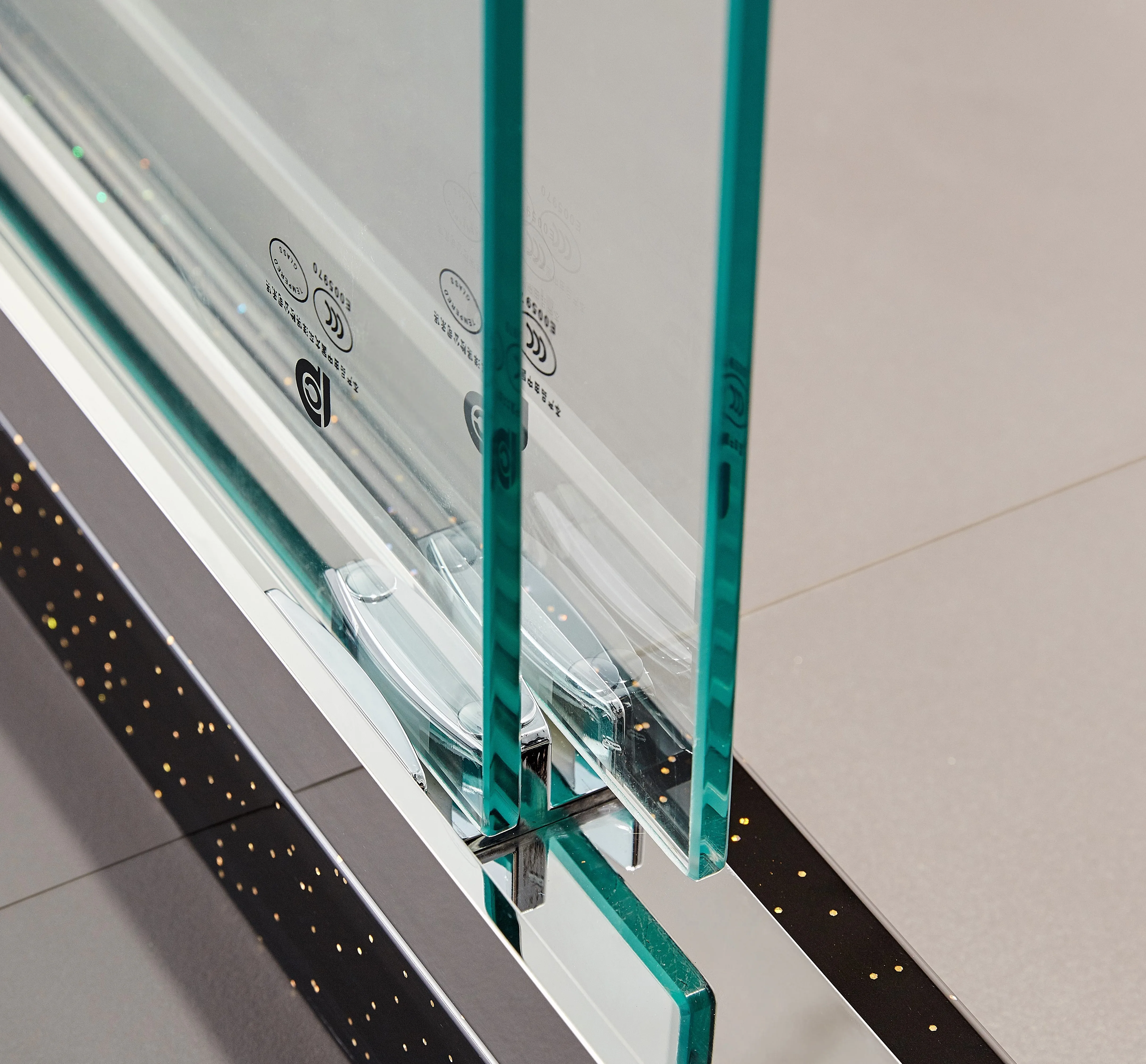 
china suppliers,8mm tempered glass shower room, stainless steel material 