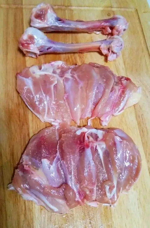 Крупная машина для обвалки мяса