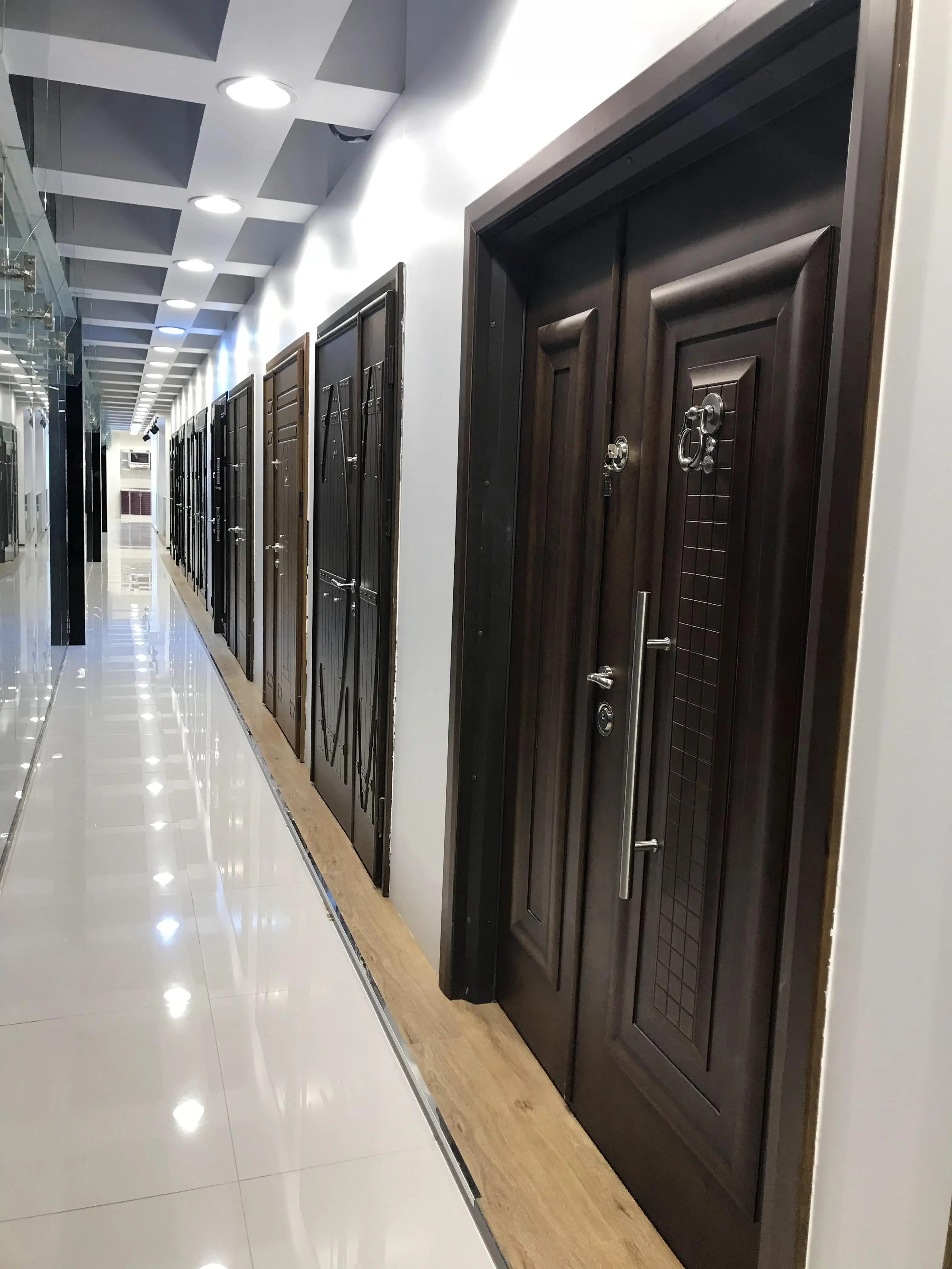 Hot Selling Black WPC Wood Plastic Composite Honeycomb Infilling Swing interior Bathroom Door with Keyhole