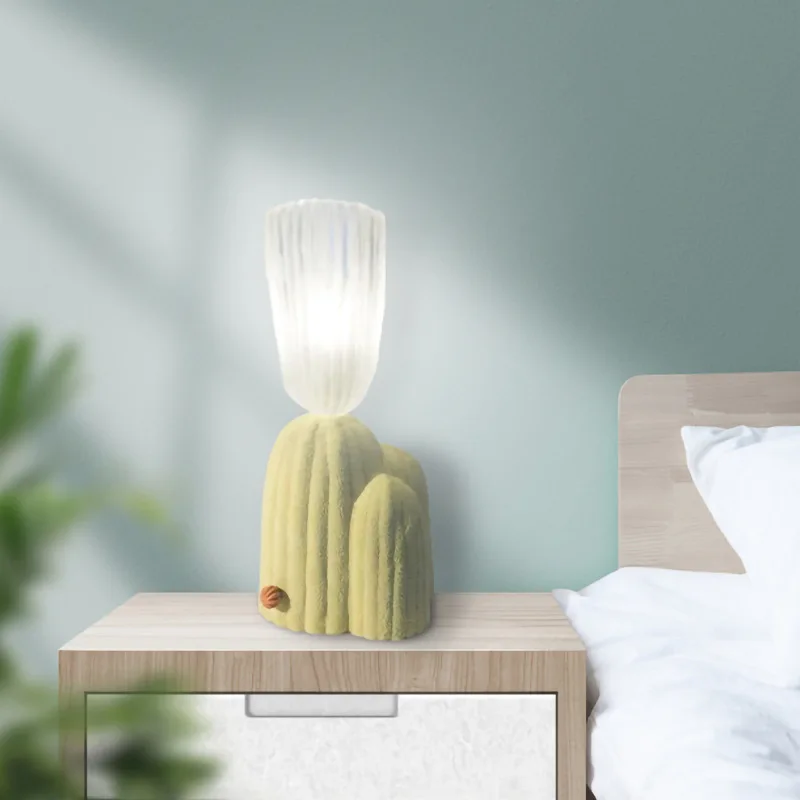Creative modern style table lamp bedside lamp for living room Personality design desk lamp