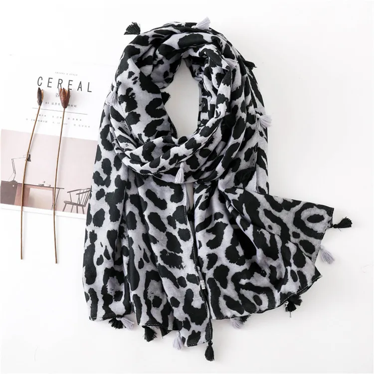 Classical Fashion Cotton Leopard Print Scarfs for Women Stylish Shawl Long Foulard Hijab Scarf with Tassel