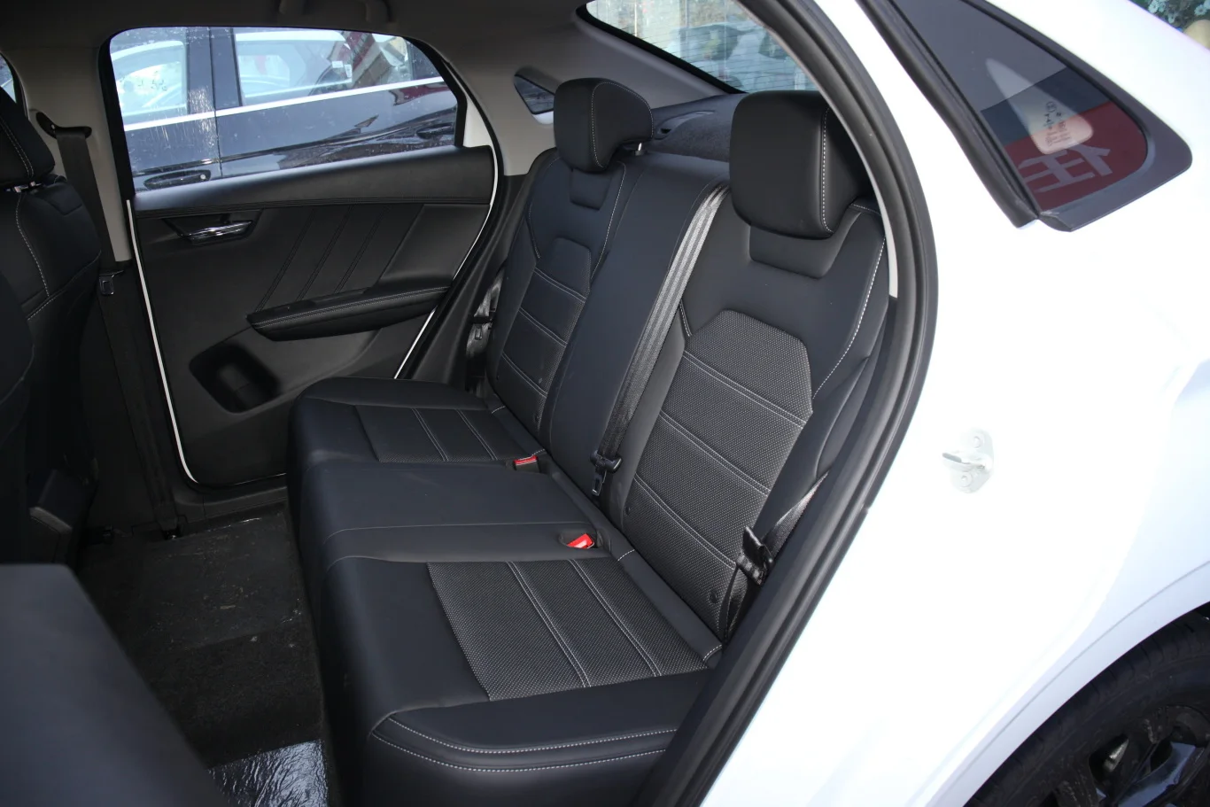 BYD E3 (7).jpg