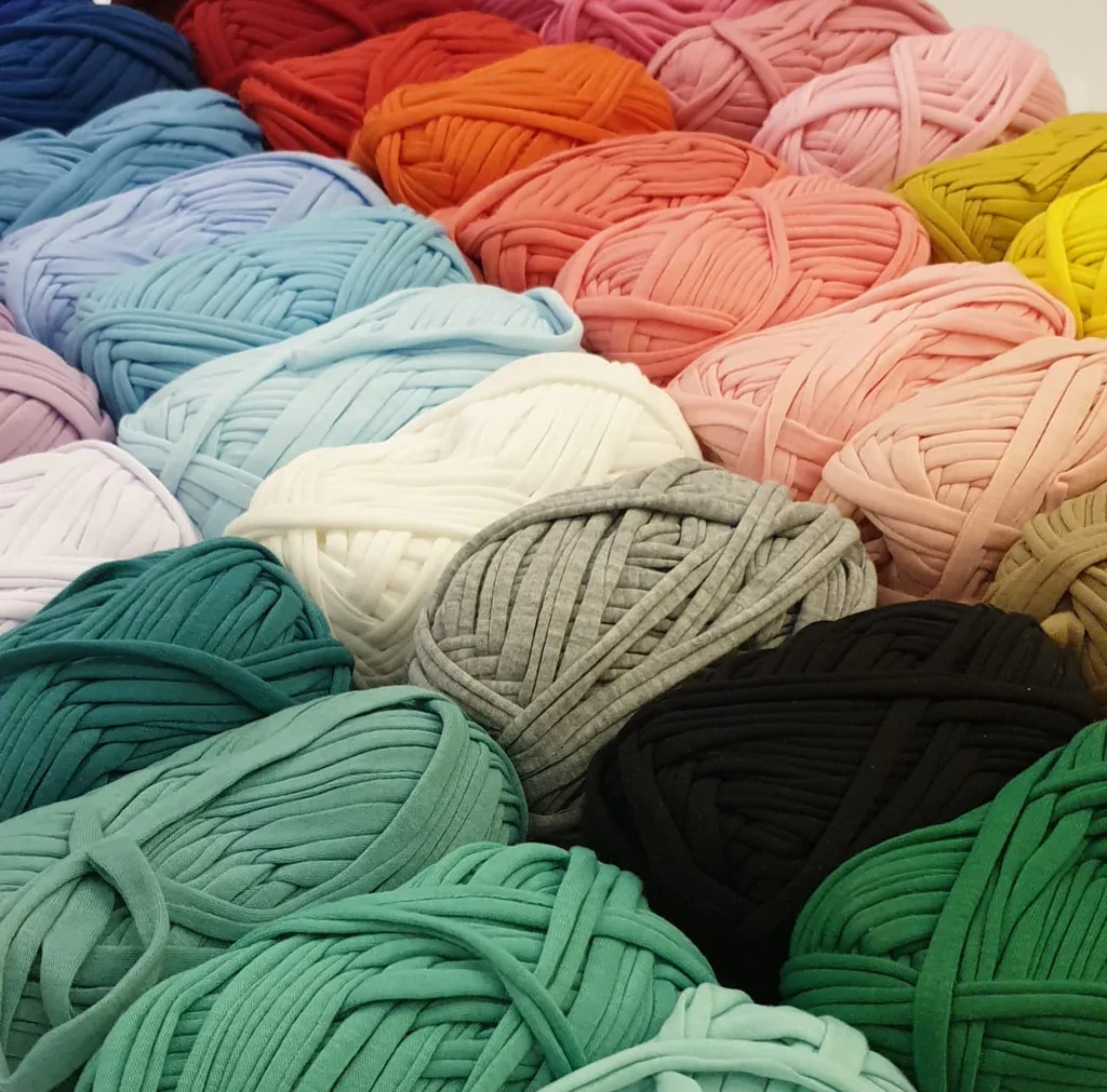 New Material Blanket Crochet Tape Fancy Yarn 92% polyester 8% Spandex T Shirt Yarn for Bags