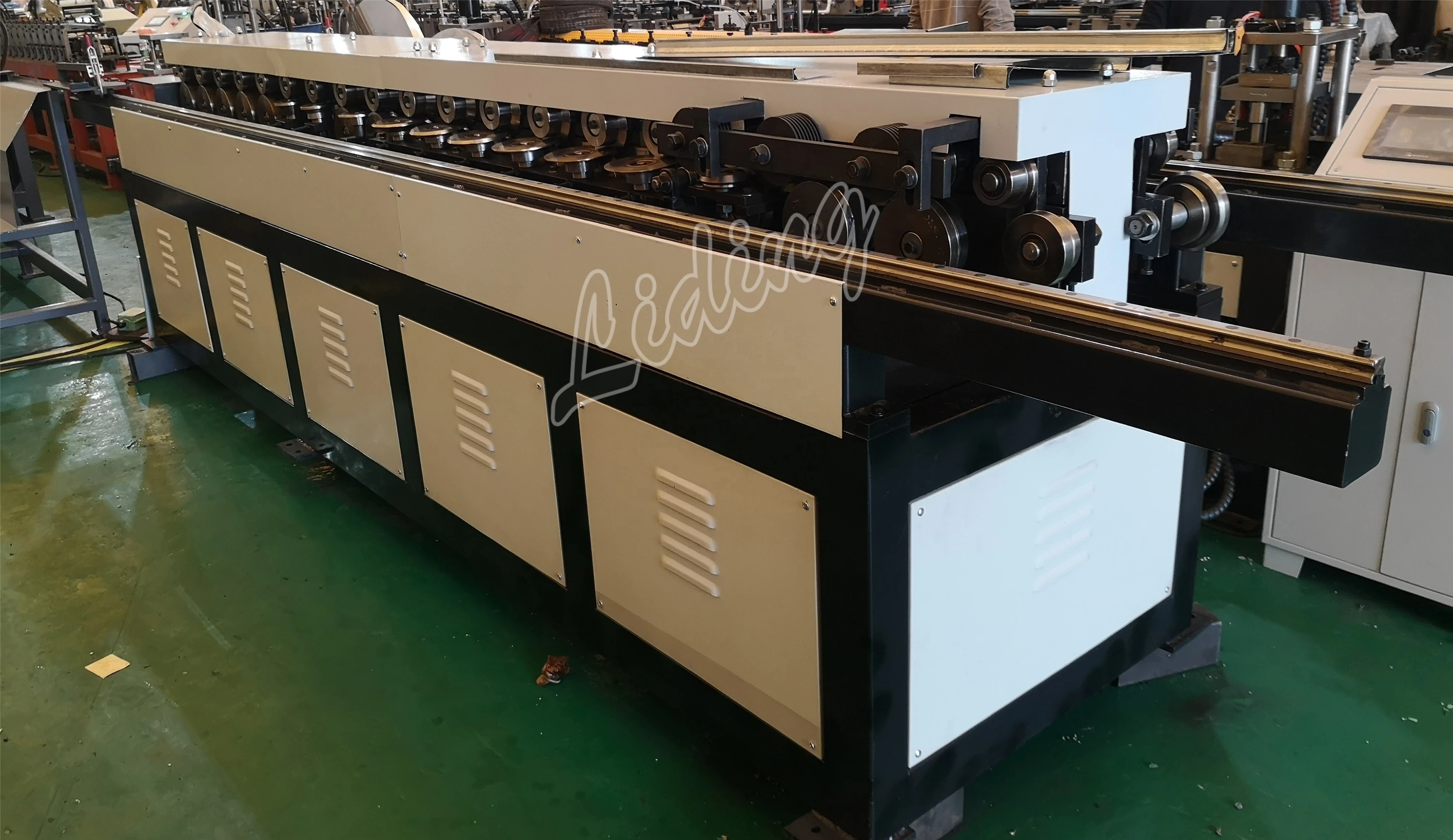 Hot selling air duct making machine made in China