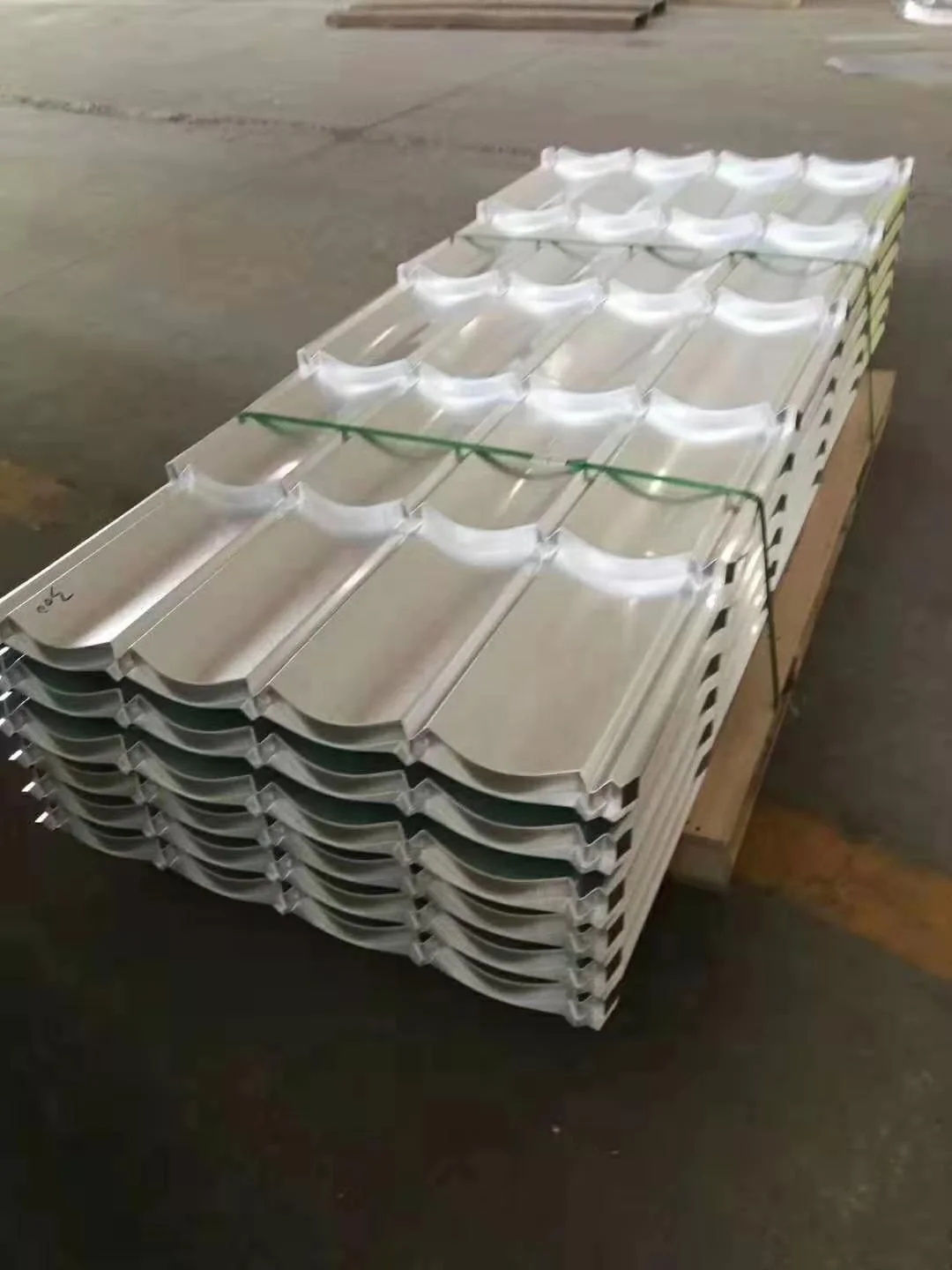 Hot Sale DX51D Dx52D 201g Zinc Coating PPGI Corrugated Roofing Sheets Color Coated for Building Materials and Warehouse