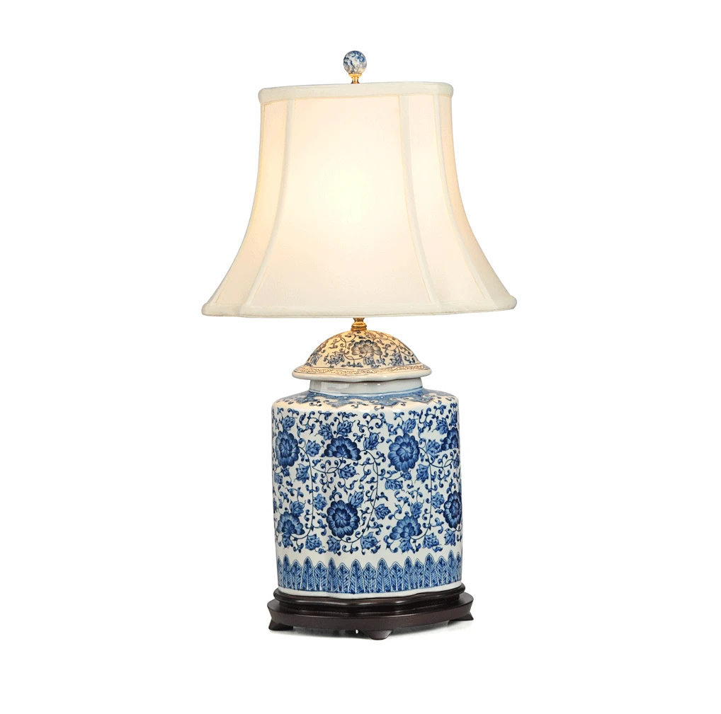 Jingdezhen Ceramic Customization blue and white porcelain desk lamp Wholesale Hand Painted Multifunctional Nordic Desk Led Lamp