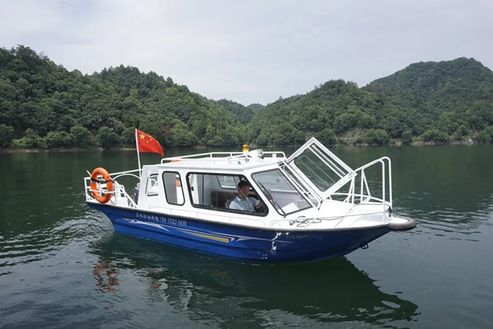 High Quality Aluminum Alloy Fishing Boat 18ft Fast Boat With Houseboat Yacht Factory Promotion