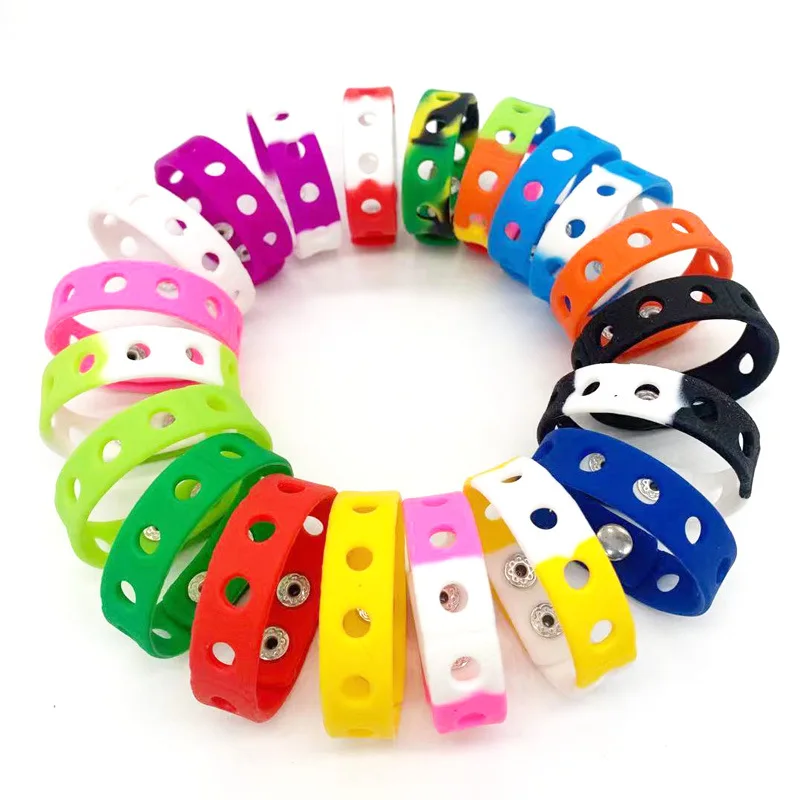 New Personalized Colorful Adjustable Custom Silicone Rubber Wristband Bracelet with Holes