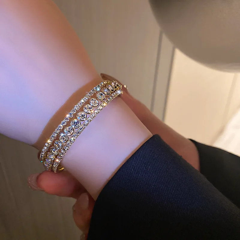 Fashion New Exaggerated Diamond Open  Hand Jewelry Women Wholesale Super Flash Temperament Design bracelet