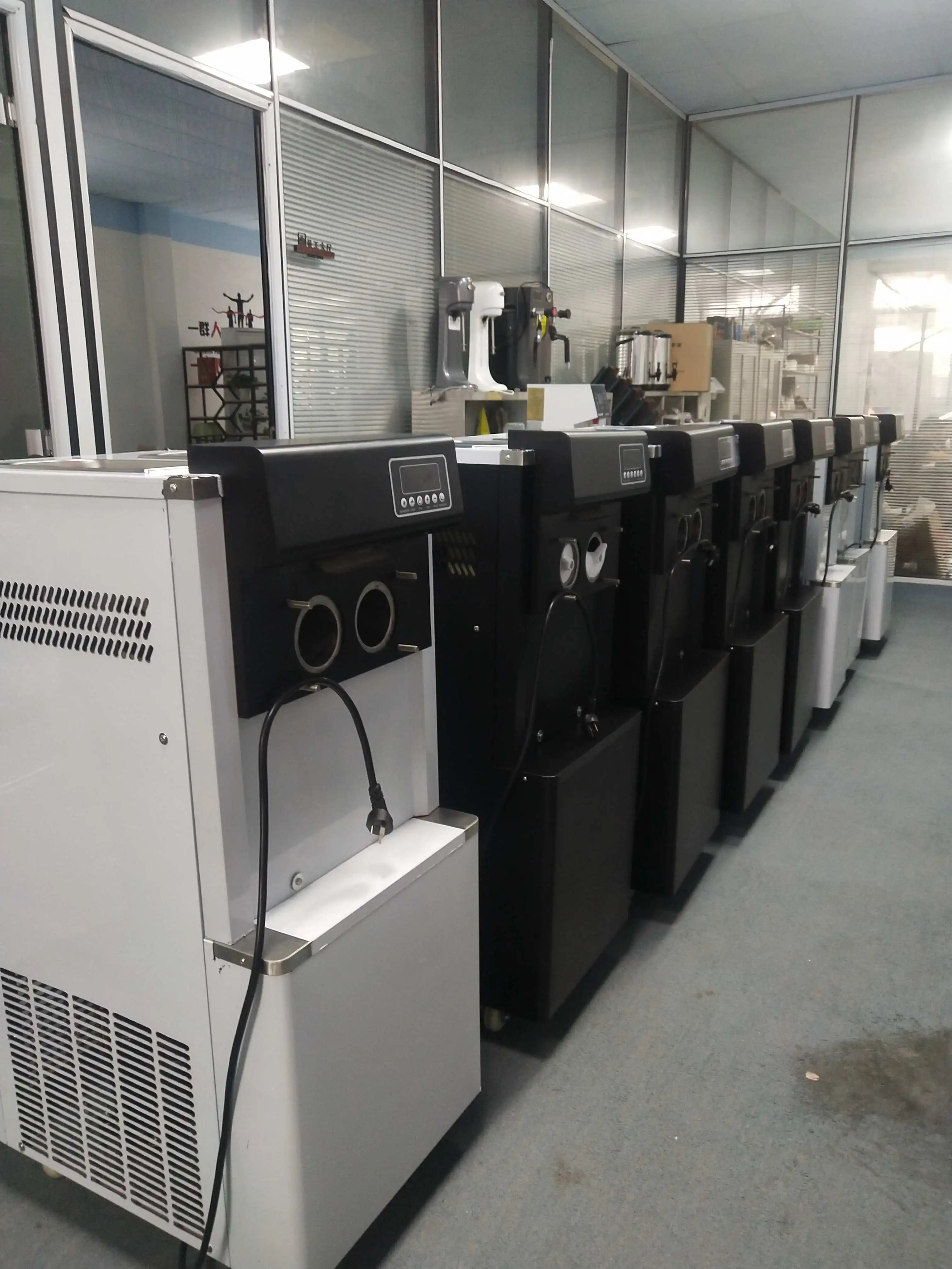 28-36L/H BQL-Y3000 2 compressor stainless steel Three flavor soft serve ice cream making machine factory price