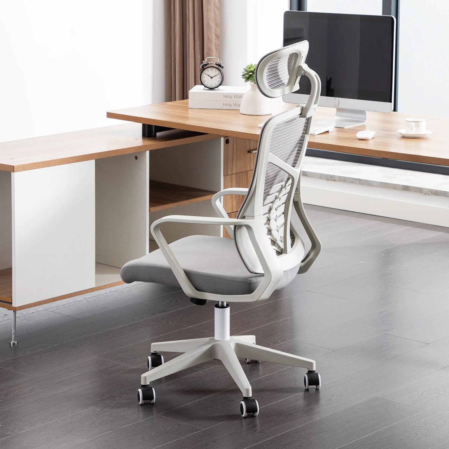 High Quality Ergonomic Office Chair with Swivel Mesh Adjustable Headrest Modern Design for Staff Lift