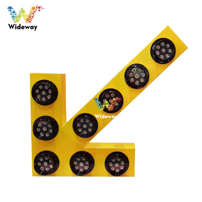 Malaysia Solar Warning Light DC12V Aluminum Traffic Flashing Direction Indicator LED Arrow Light