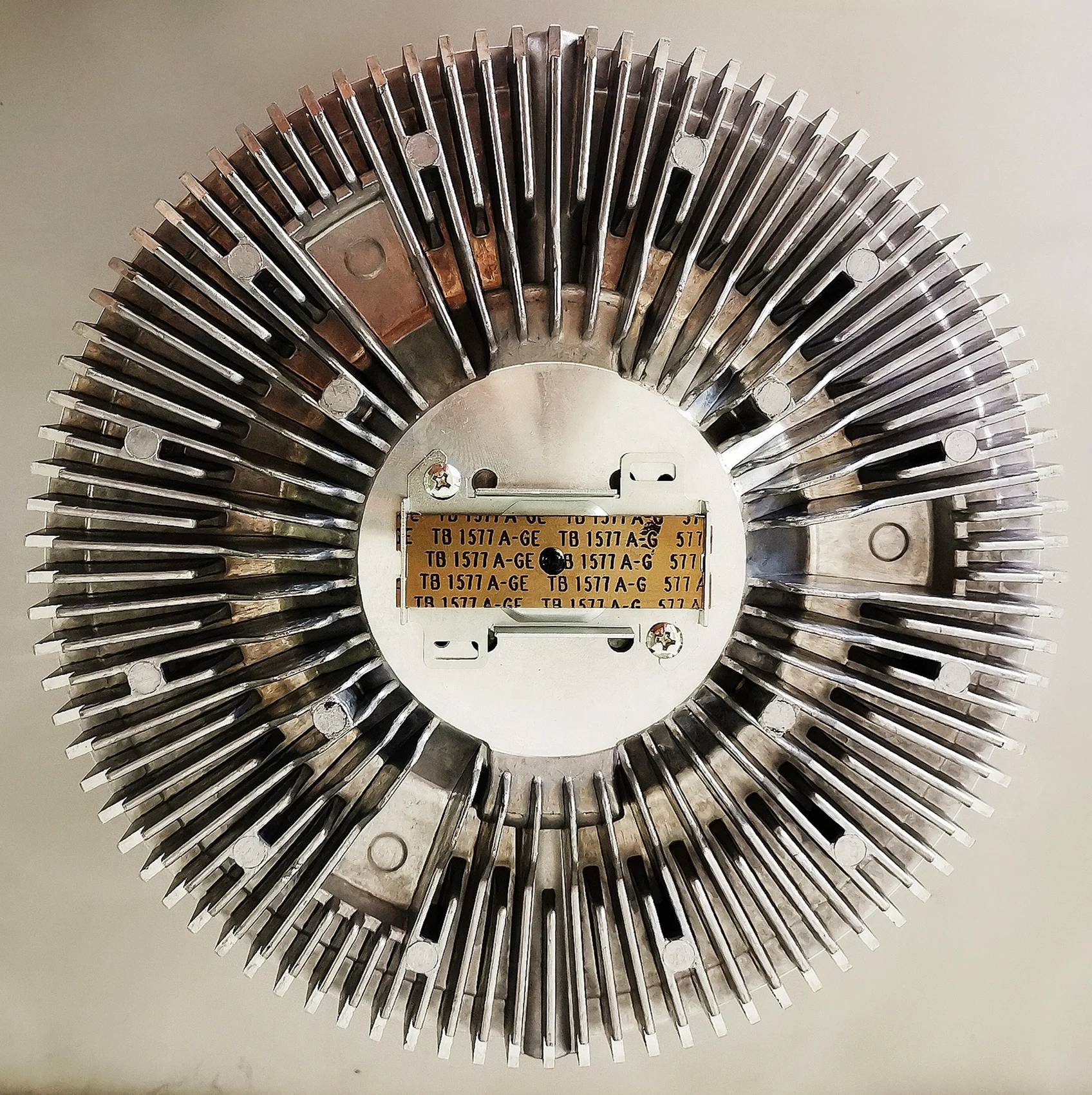 1306728 Silicone Oil Fan Clutch for DAF 95 VISCOUS FAN CLUTCH 1376148 05558 53069 6101352 8MV376727111