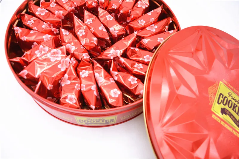 Danisa Crown Danish Cookies with special gift box royal butter cookies OEM accept biscuit Tin package