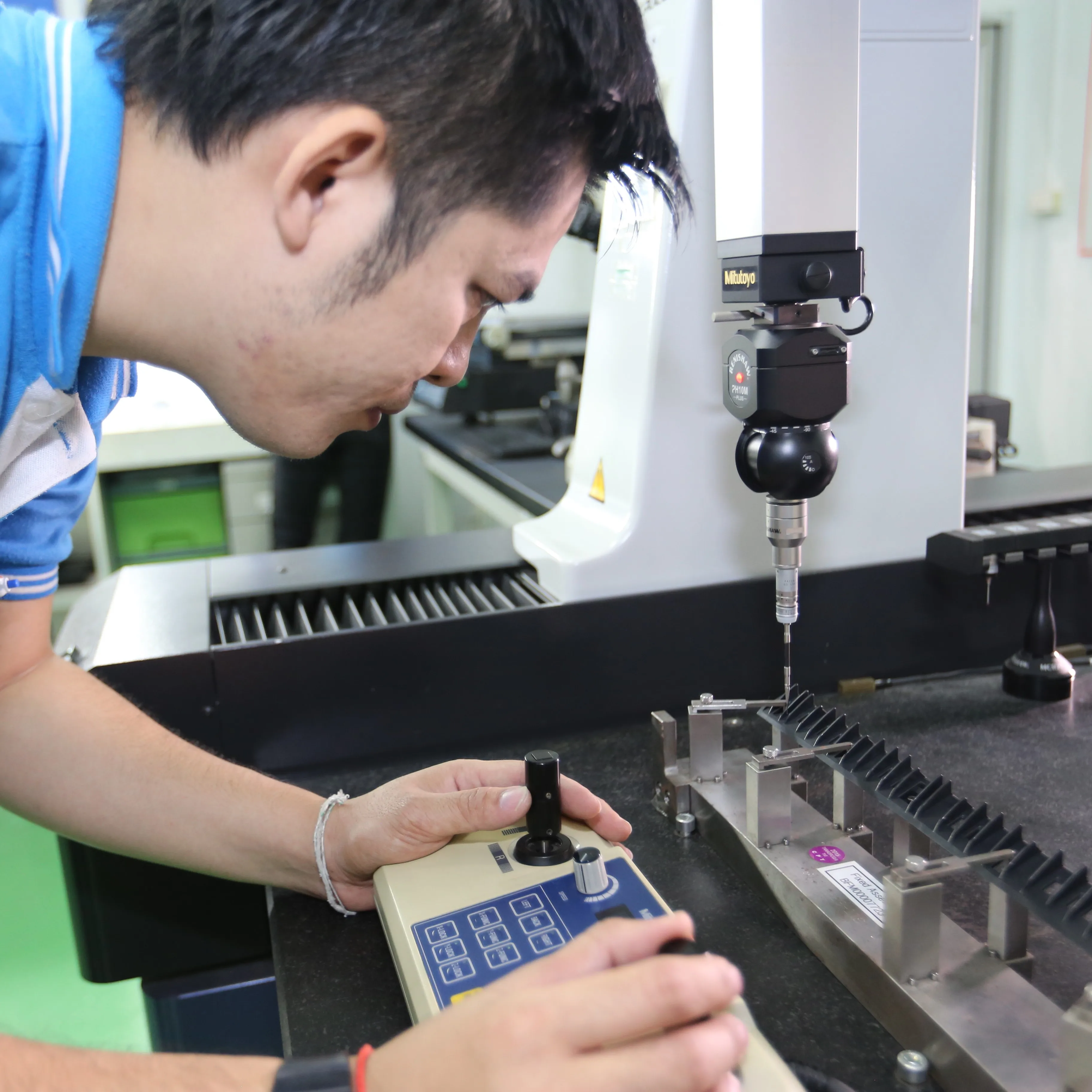 Customized auto parts manufacturing molds resin plastic injection molding