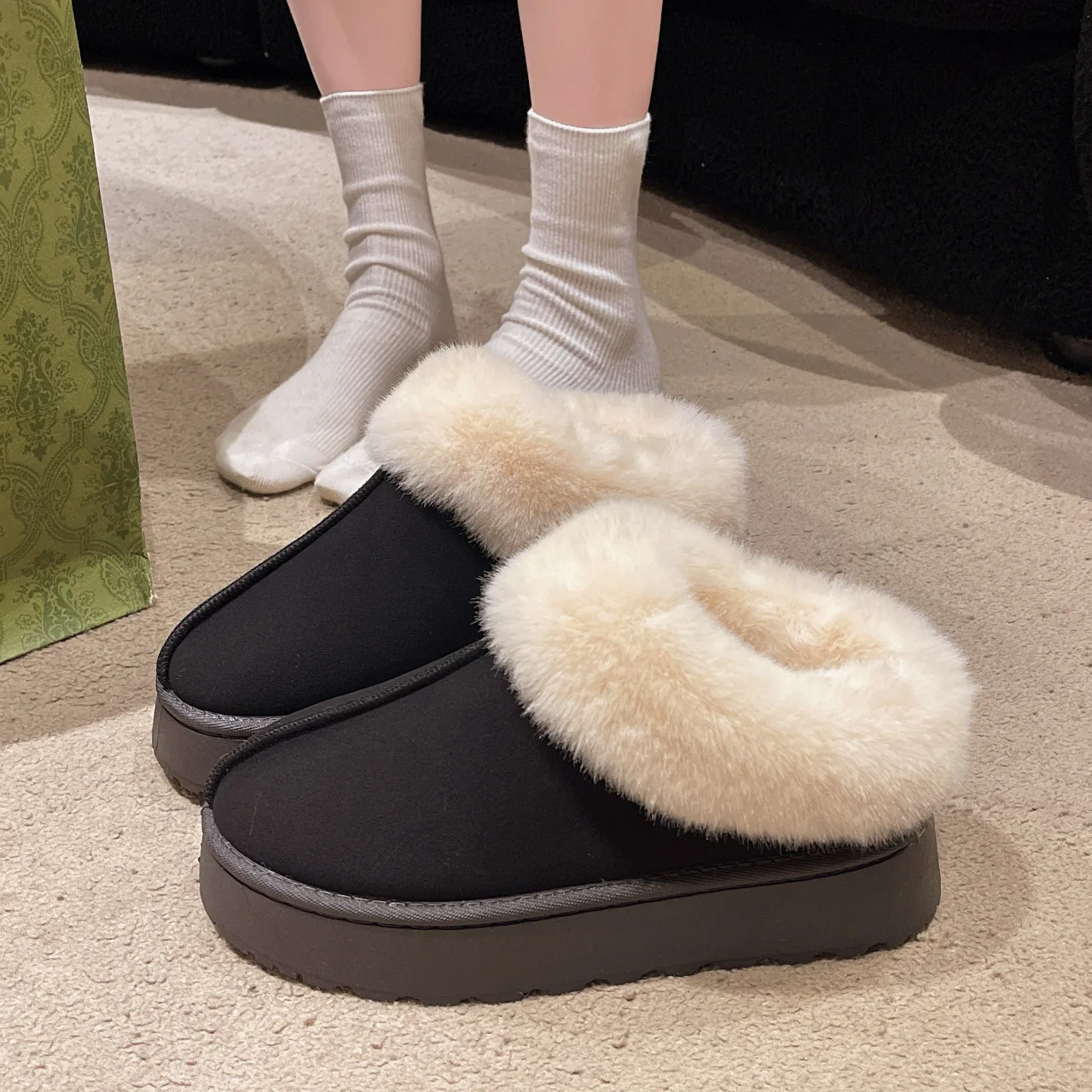 2024 осенние и зимние новые женские сапоги с толстой подошвой круглым носком утолщенной плюшевой подкладкой внутри