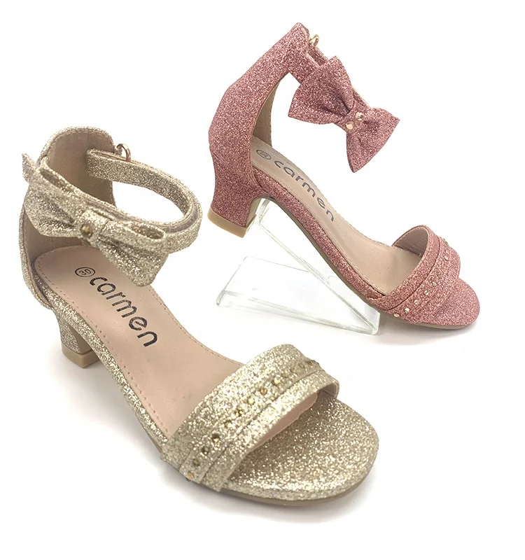 Женские сандалии на низком