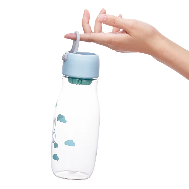 BPA FREE Tritan kids healthy sports drinking bottle 550ml water bottle with silicon rope