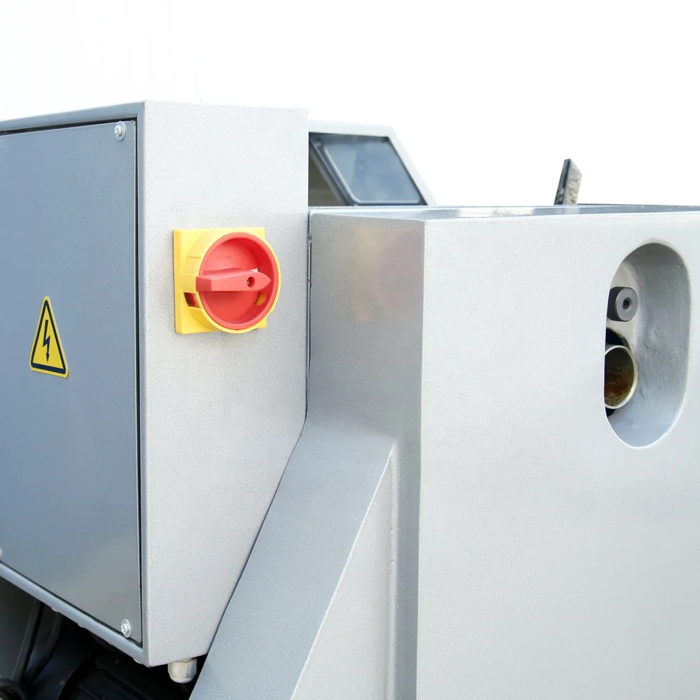 
BT320 Cheap price metal turning lathe machine with cooling system 