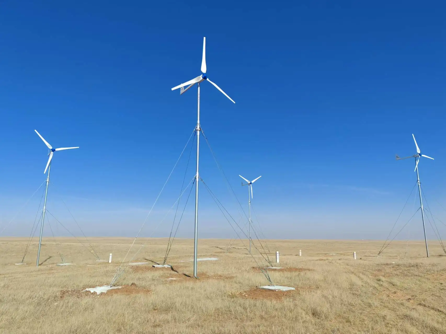 FD2.7-1000 Wind turbines 48V Start wind speed2.5m/s Wind wheel diameter2.7m