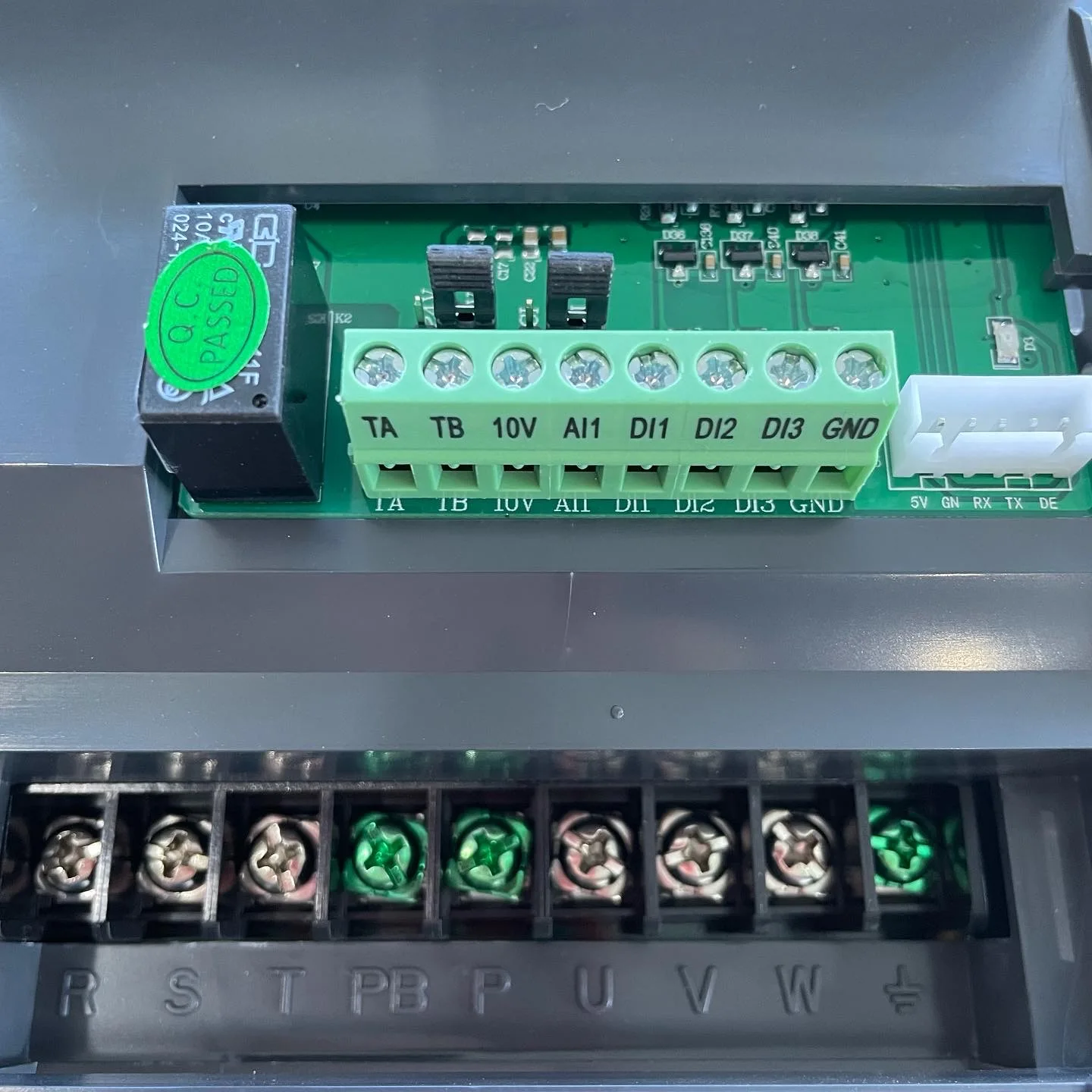 Single phase 220V vfd drives 3hp 5hp ac variable frequency inverter 2.2kw