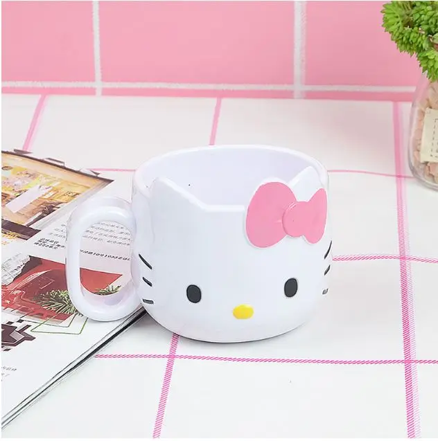 New arrival best seller mark plastic juice cup cartoon cat cup Hello Kitty printing Mug shape milk plastic mugs for children