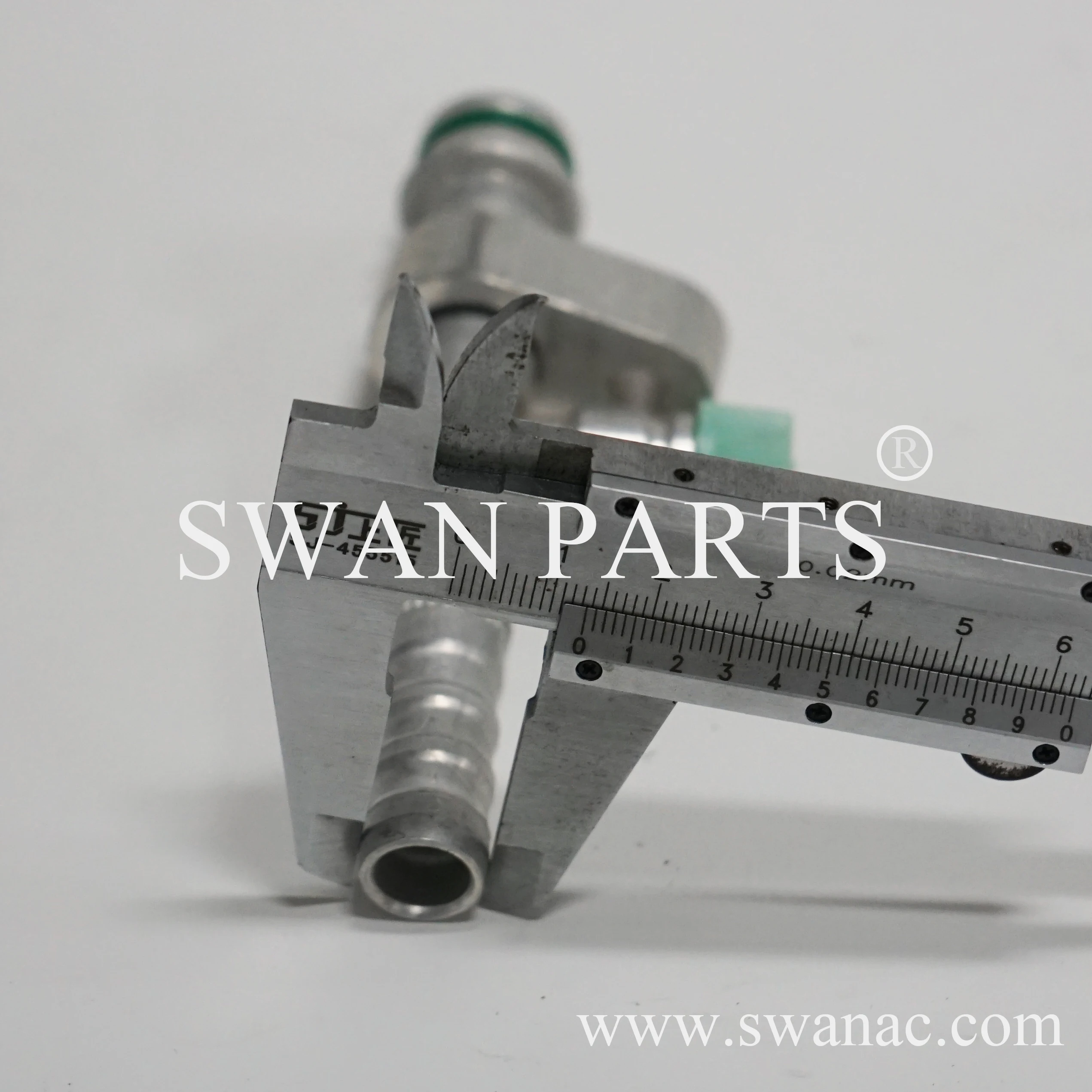 180 degree R134a Nut for AC Air Conditioning Compressor Accumulator Radiator with Service Port Auto AC  fitting FT92183