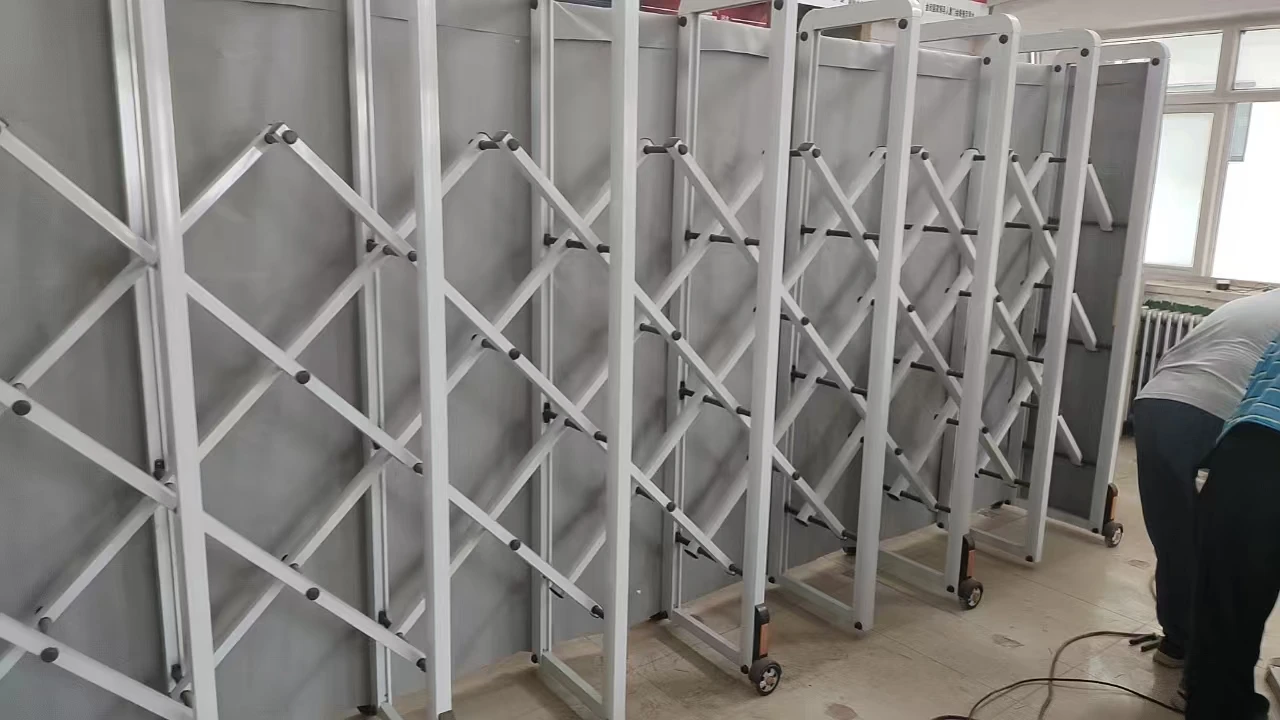 Telescopic Isolation Fence, High-speed Railway Airport Aluminum Alloy Partition Screen, Manual Sliding Telescopic Door