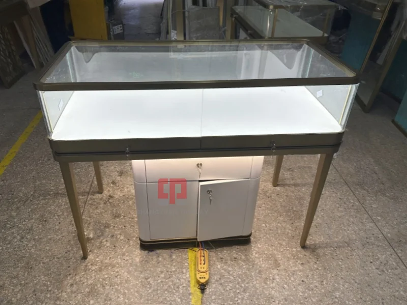 Elegant White Wooden Jewelry Display Showcase Tempered Glass Rounded Corner Display Counter Jewelry Store Display Showcase