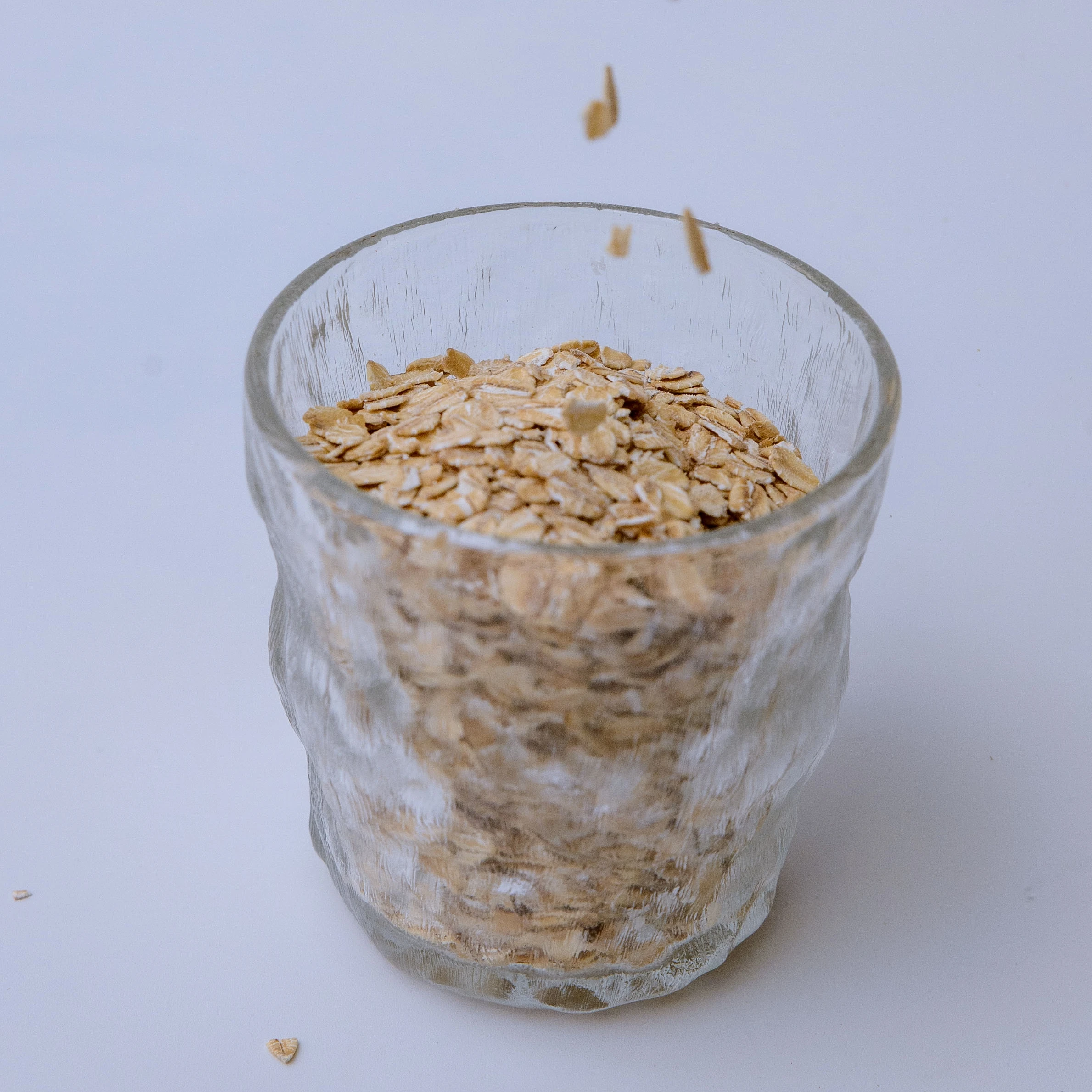 Oats contain compounds polyphenols that antioxidant and antiitching