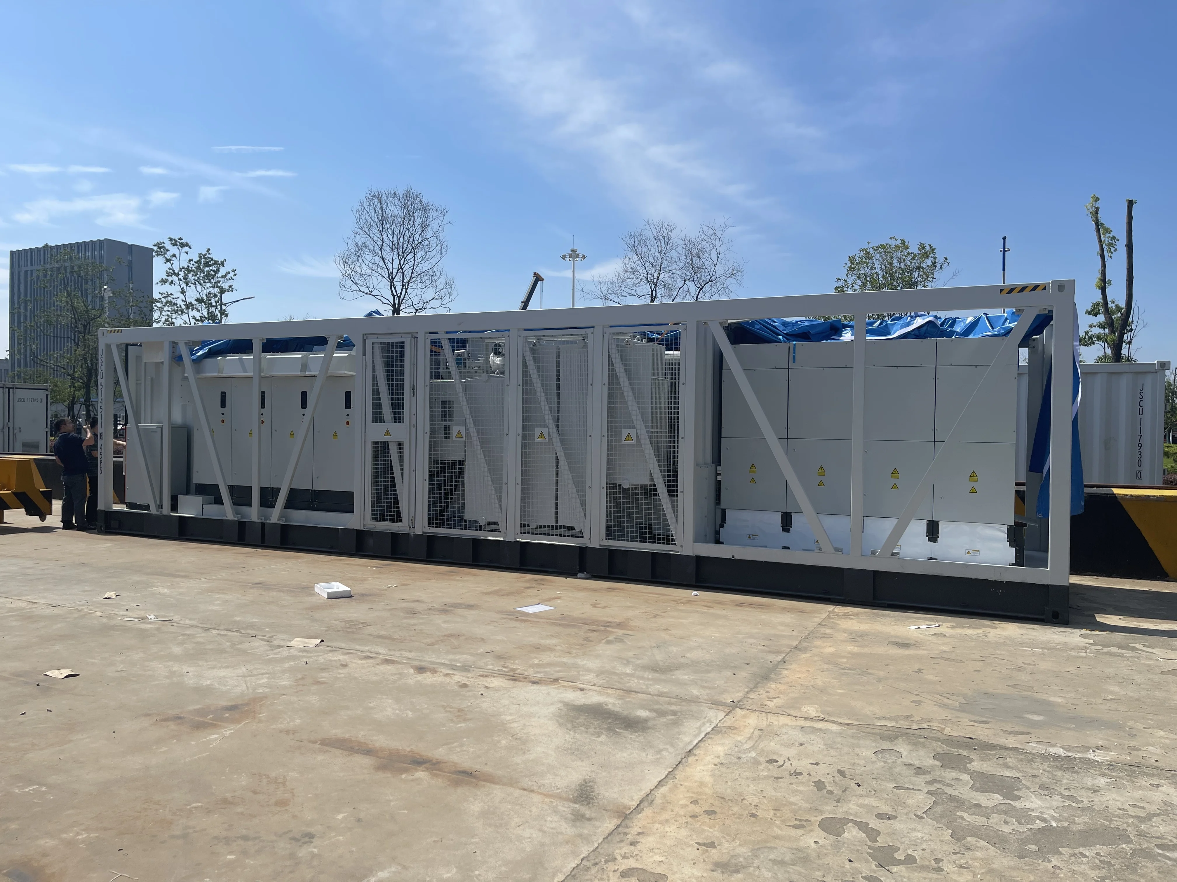 Hybrid inverter 3300KW 4400KW photovoltaic modular inverter DC 1500V system integrated medium voltage transformer solar inverter