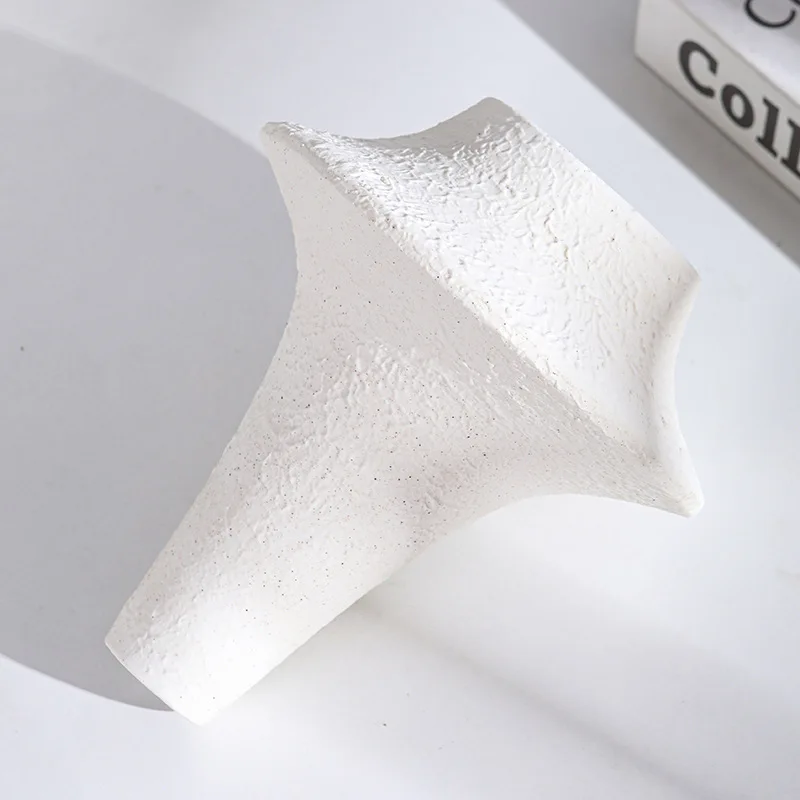 High Quality Modern Nordic Irregular Shape Aesthetic Vase White Matte Ceramic Home Decor Flower Vase