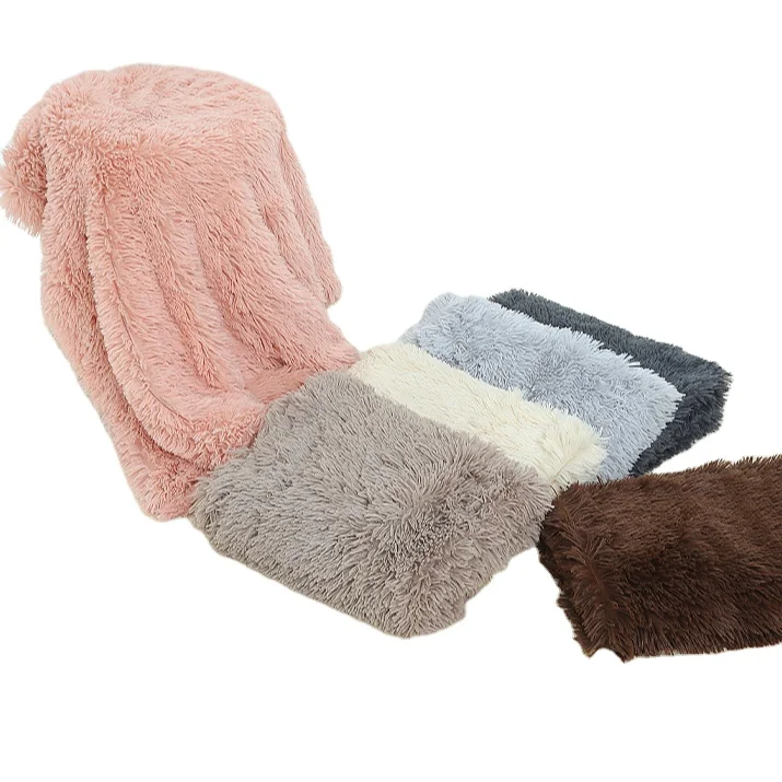 Manufacturers Custom Soft Cheap Faux Fur Fluffy Plush Carpet Camping Sofa Dog Bed Pet Winter Warm Fleece Blanket