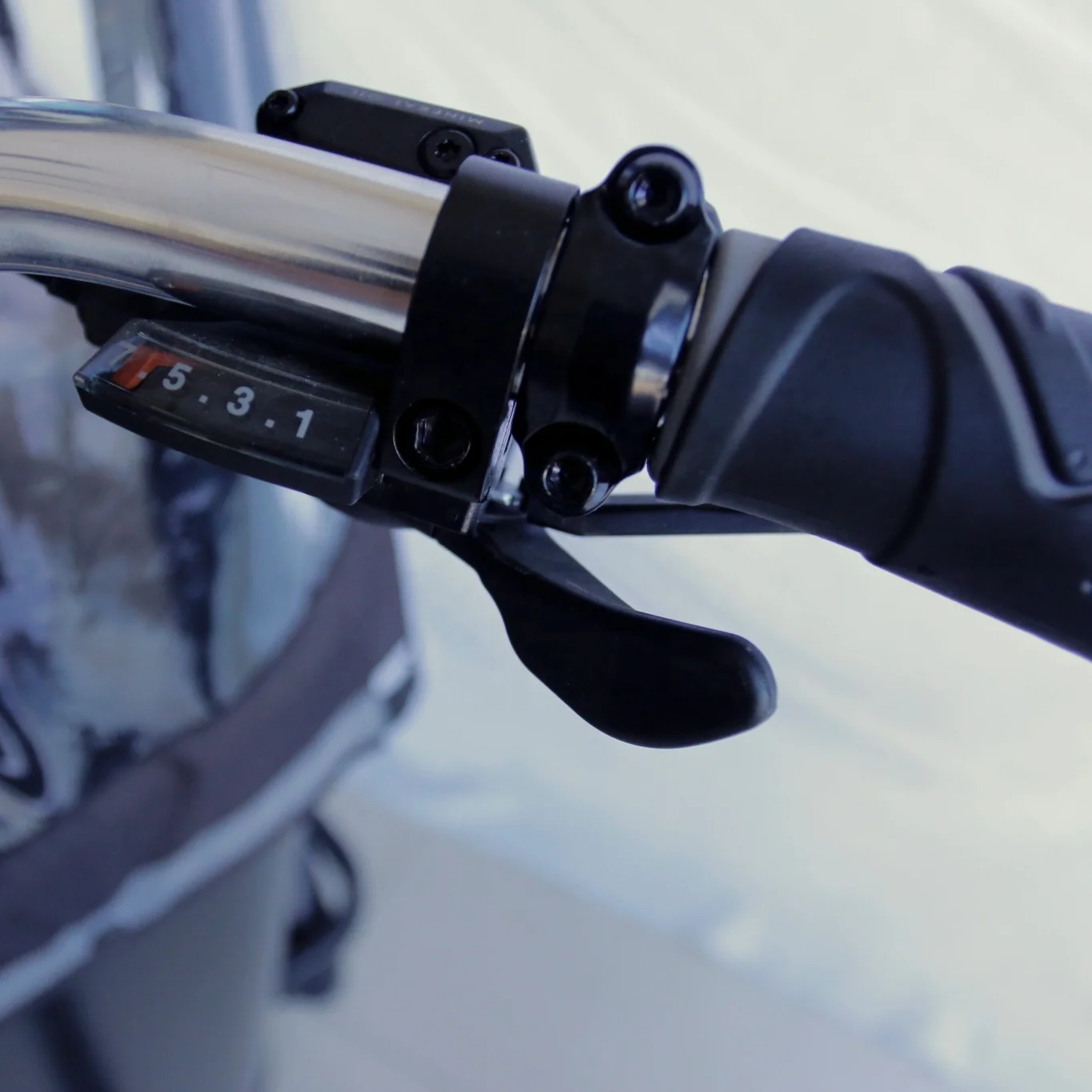 Hot sale front loading 3 wheel electric kids tricycle cargo bicycle  scooter tricycle trike