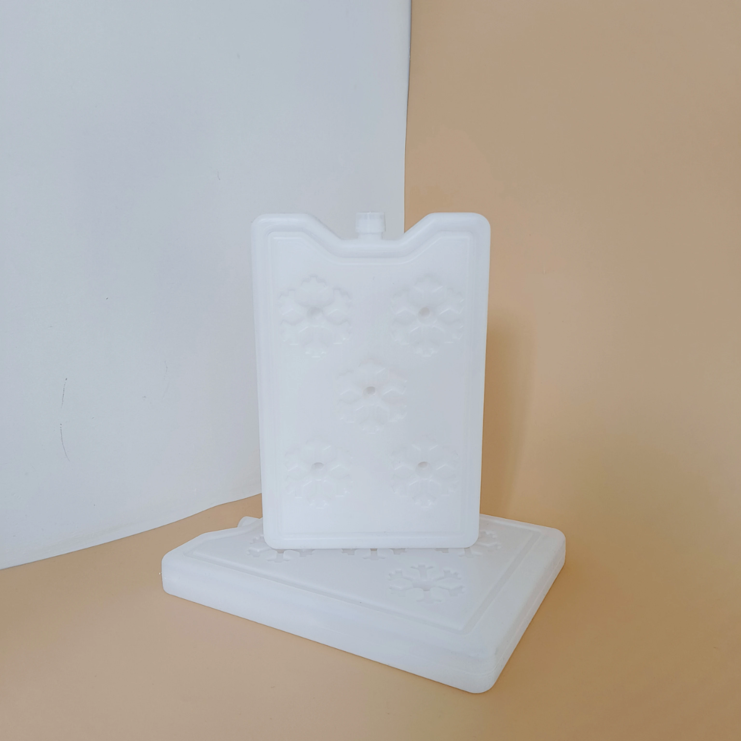 700g wholesale low price cold chain freezer ice cube ice bricks for insulated cooler and lunch box ice bricks