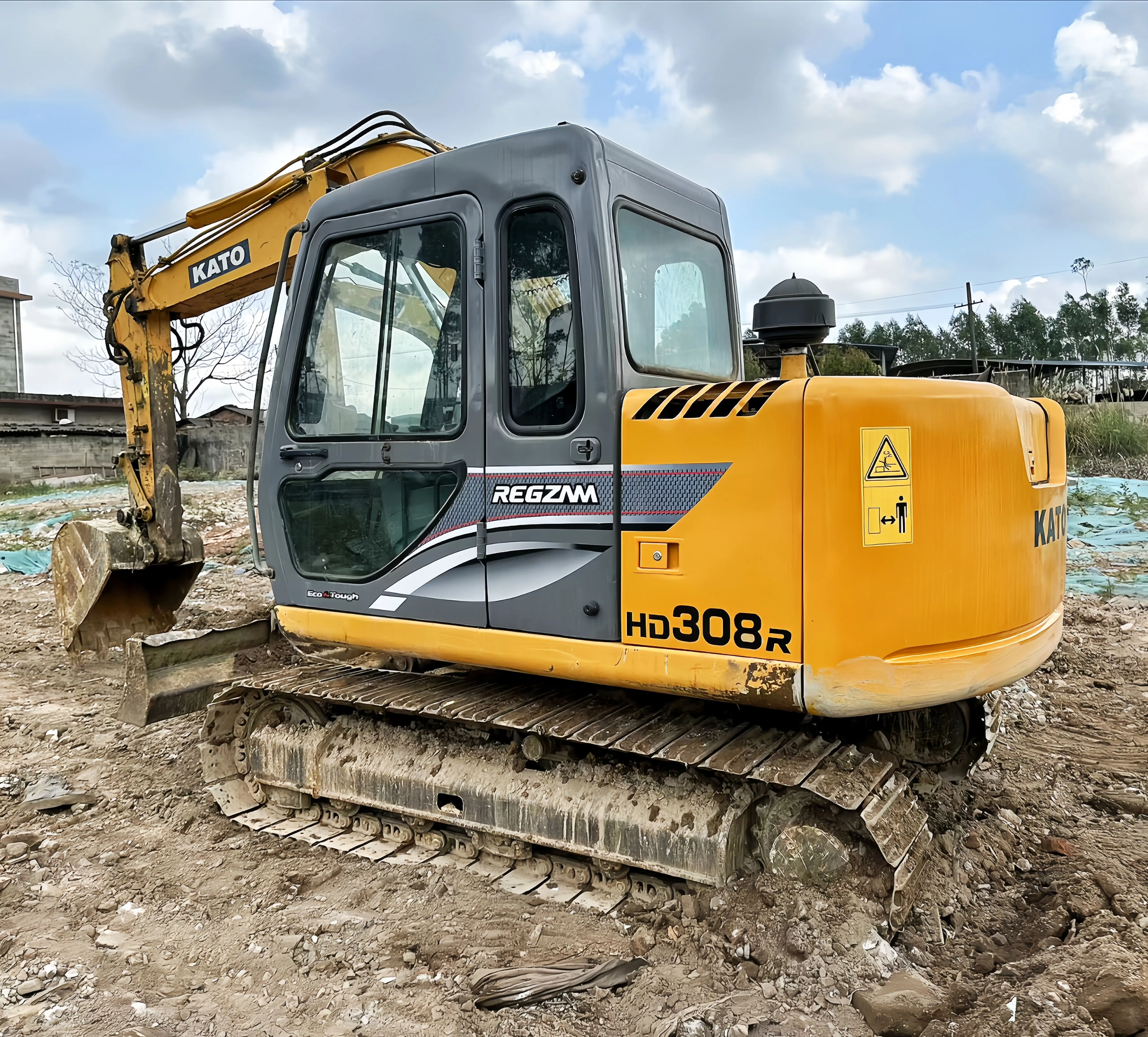 Spot Product Used Excavators KATO HD308R Multi Function Farm Small Excavators 8Ton Digger Excavator Machine