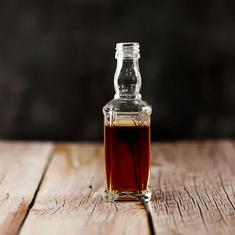 China Factory Custom Mini 50ml Liquor Whiskey Bottle Wholesale
