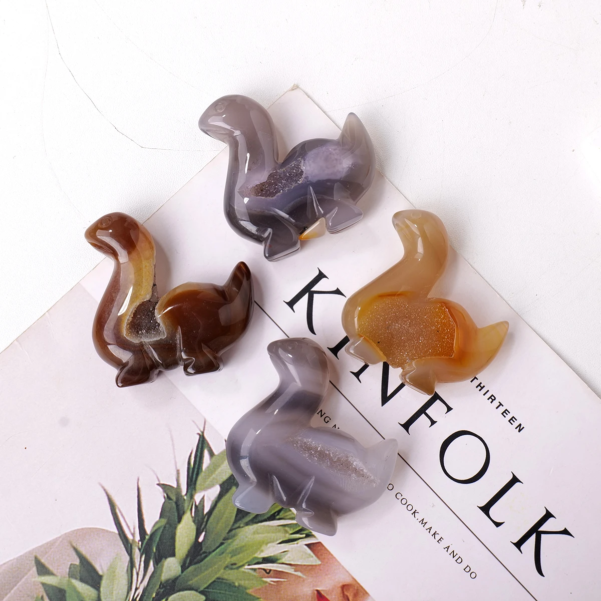 Wholesale Natural crystal stone healing carvings Druzy agete dinosaur ornament crystal crafts