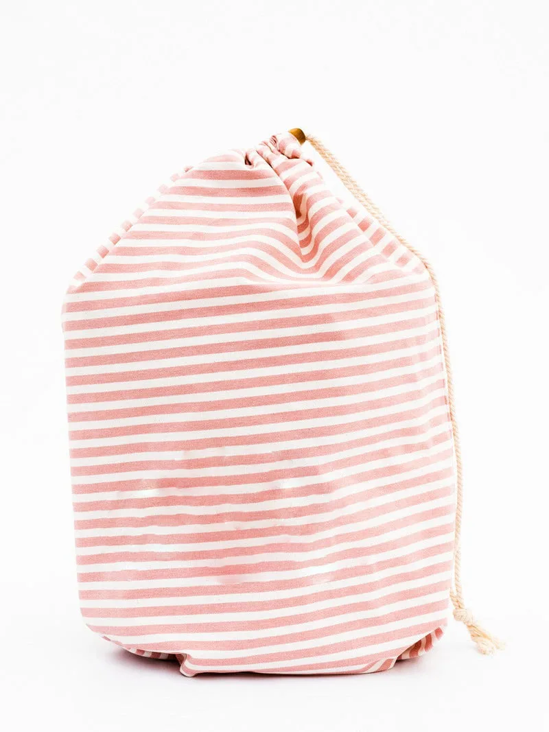 LUXURY Sunbathing pool loungers with puncture-resistant PVC lining and waterproof cotton fabric for worry-free sunbathing.