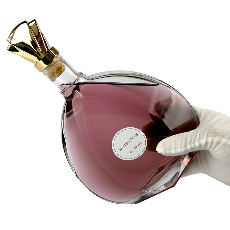 Unique Design 1000ml Large Capacity Empty XO Whiskey Liquor Glass Bottle With Cork