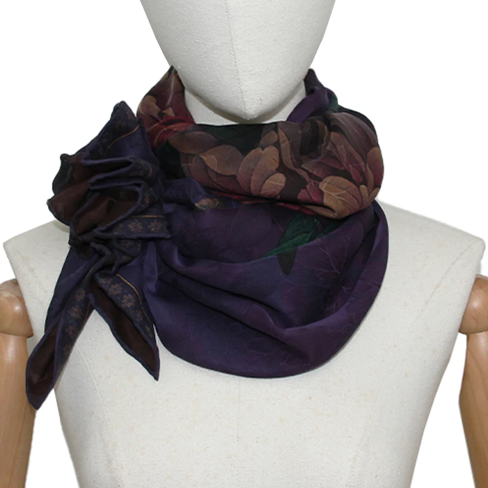 Elegant Gambiered Canton Silk Scarf Natural Xiangyun Silk Square Shawl 110x110cm